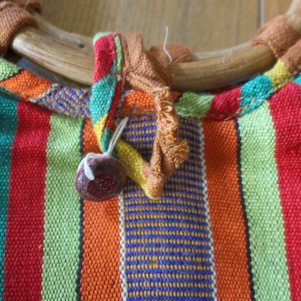 VTG Fringe Hem Wooden Handle Clutch handmade In Philippines - Picture 5 of 7